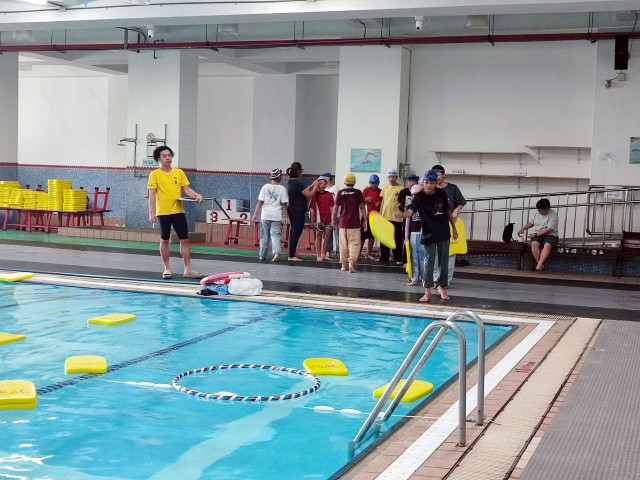 LINE_ALBUM_20250613水中自救救人教學_250822_7.jpg