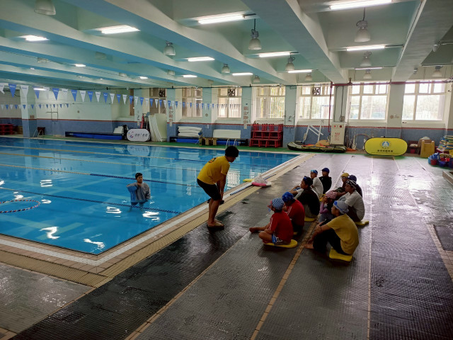 LINE_ALBUM_20250613水中自救救人教學_250822_13.jpg