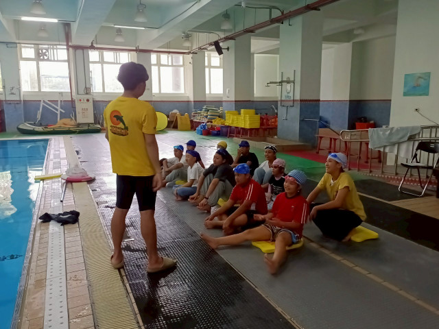 LINE_ALBUM_20250613水中自救救人教學_250822_14.jpg